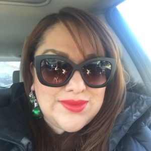 Meet your Posher, Mayra